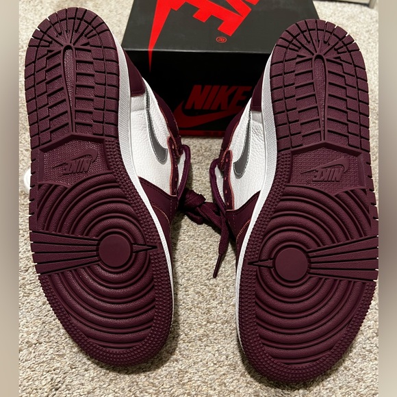 Air Jordan 1 Retro High in Bordeaux White - Picture 2 of 6